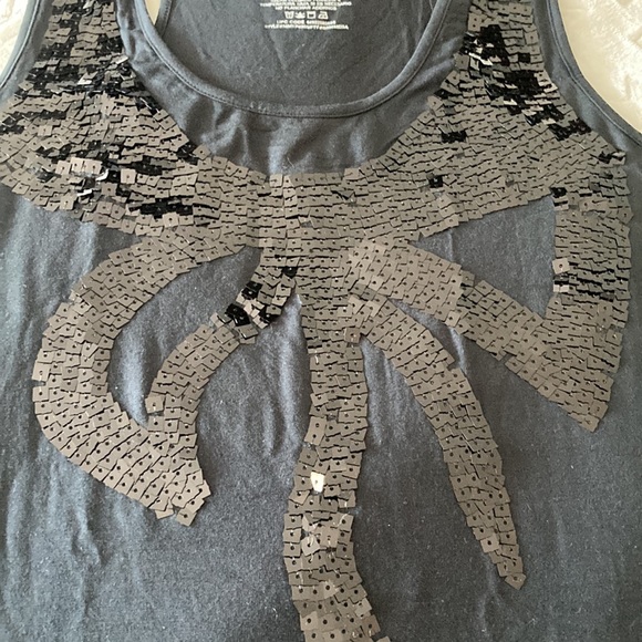 NWOT black halter top size XL with sequin bow design - Picture 3 of 4